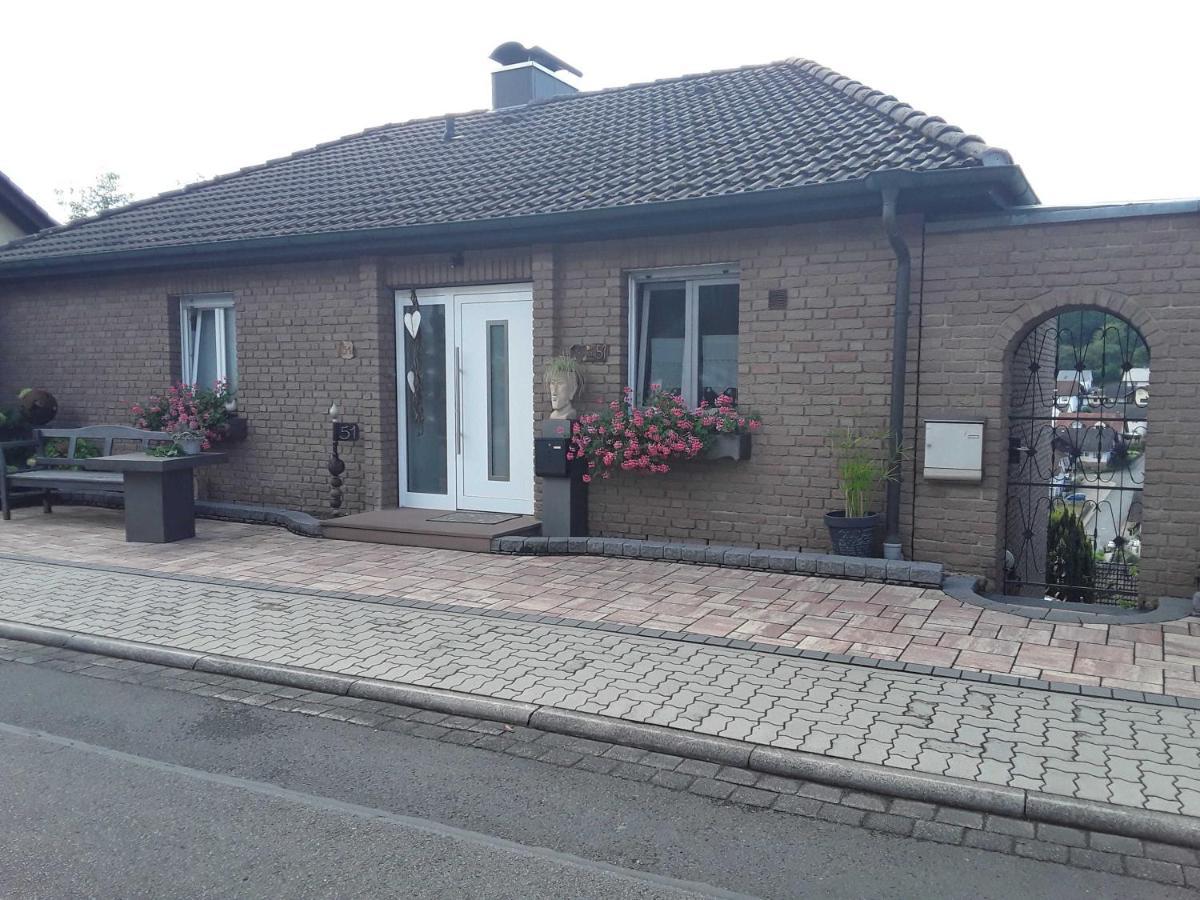 Haus Sonnenblick Apartamento Momlingen Exterior foto
