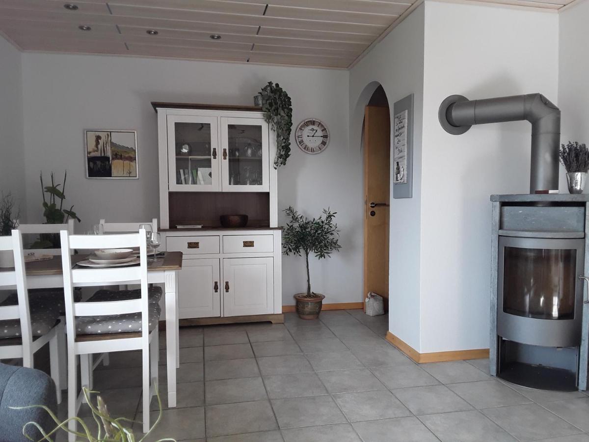 Haus Sonnenblick Apartamento Momlingen Exterior foto