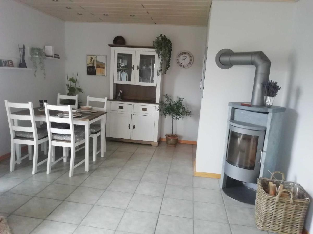 Haus Sonnenblick Apartamento Momlingen Exterior foto